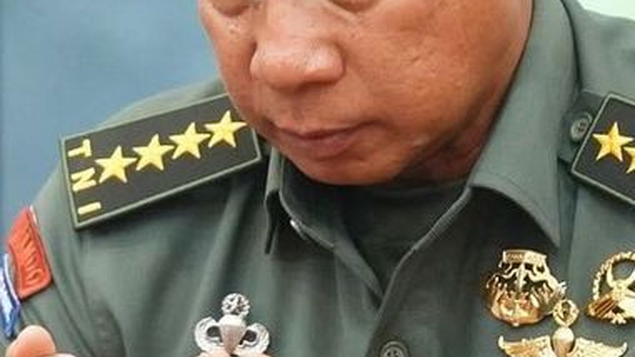 Potret Jenderal Agus Subiyanto Berdoa Khusyu saat Penerimaan Kunci Rumah Panglima 'Bismillah, Serah Terima Kunci Rumah Panglima TNI'