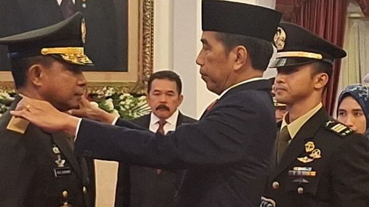 VIDEO: Dilantik Jokowi Lantik, Jenderal Agus Resmi Jadi Panglima TNI
