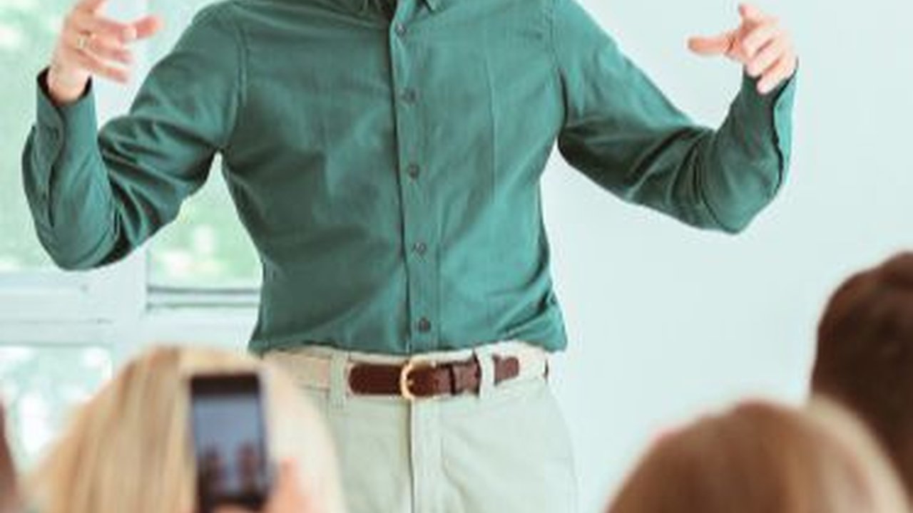 Pantun Selamat Datang Bahasa Sunda untuk Berbagai Acara