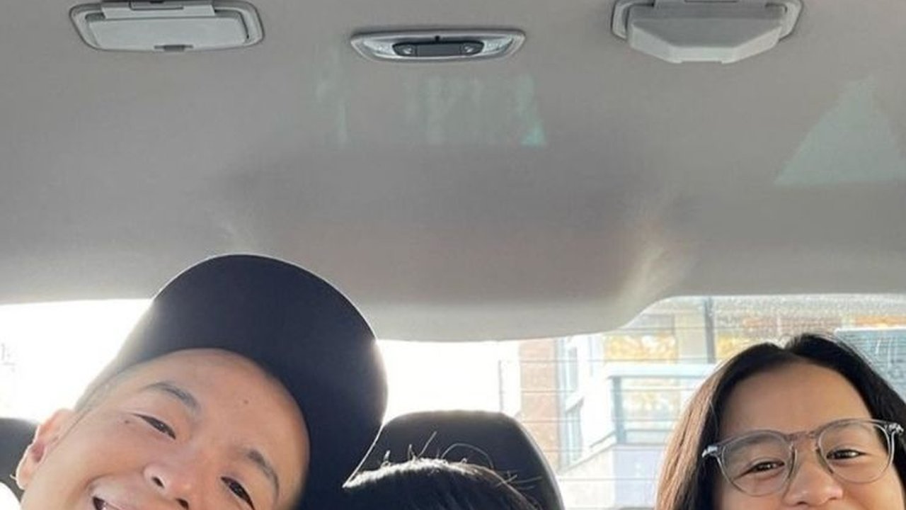 8 Potret Terbaru Penampilan Sky, Putri Sulung Ernest Prakasa, yang Semakin Besar dan Mempesona Meskipun Luput Dari Sorotan