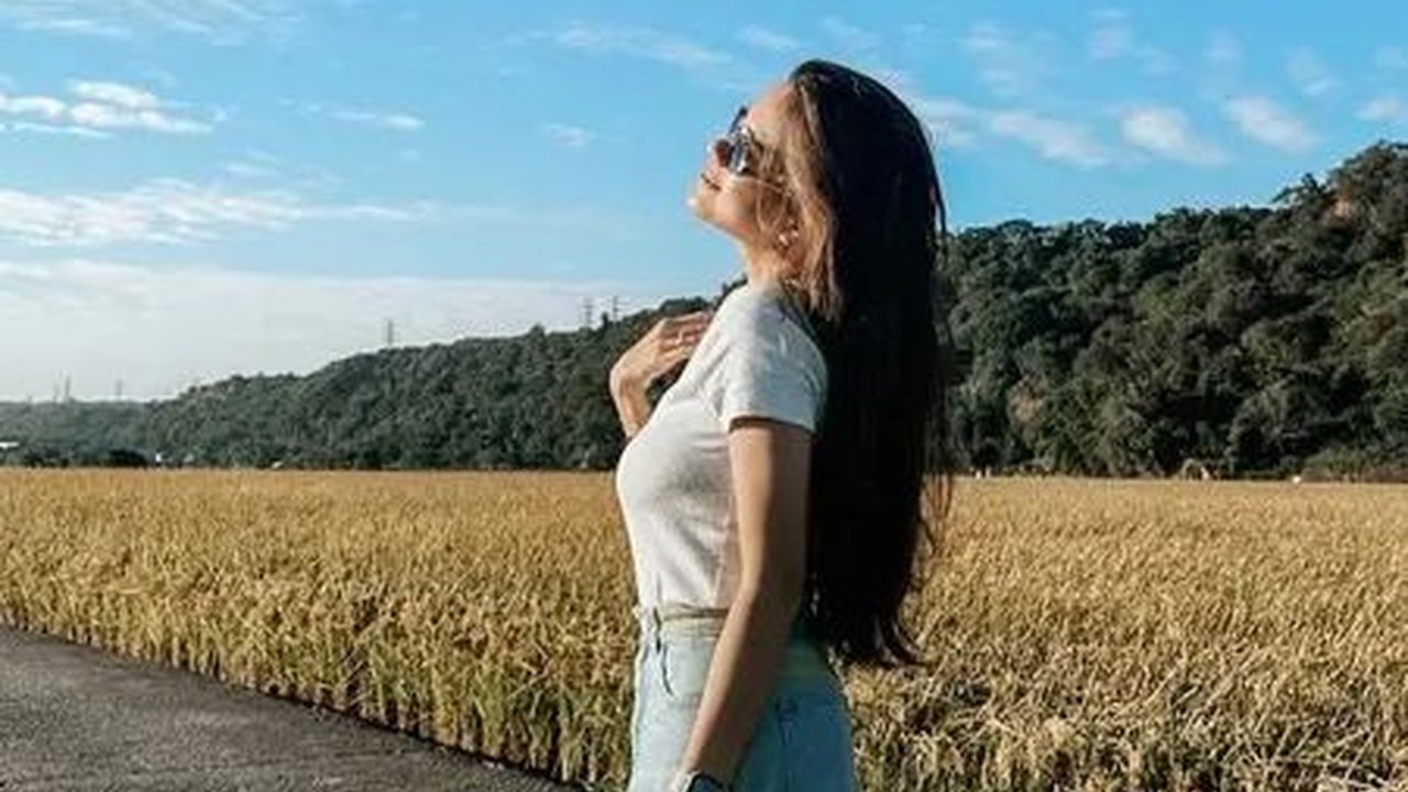 6 Gaya Keren Audi Marissa Saat Melakukan Perjalanan Mudik ke Kampung Halaman Suaminya di Taiwan