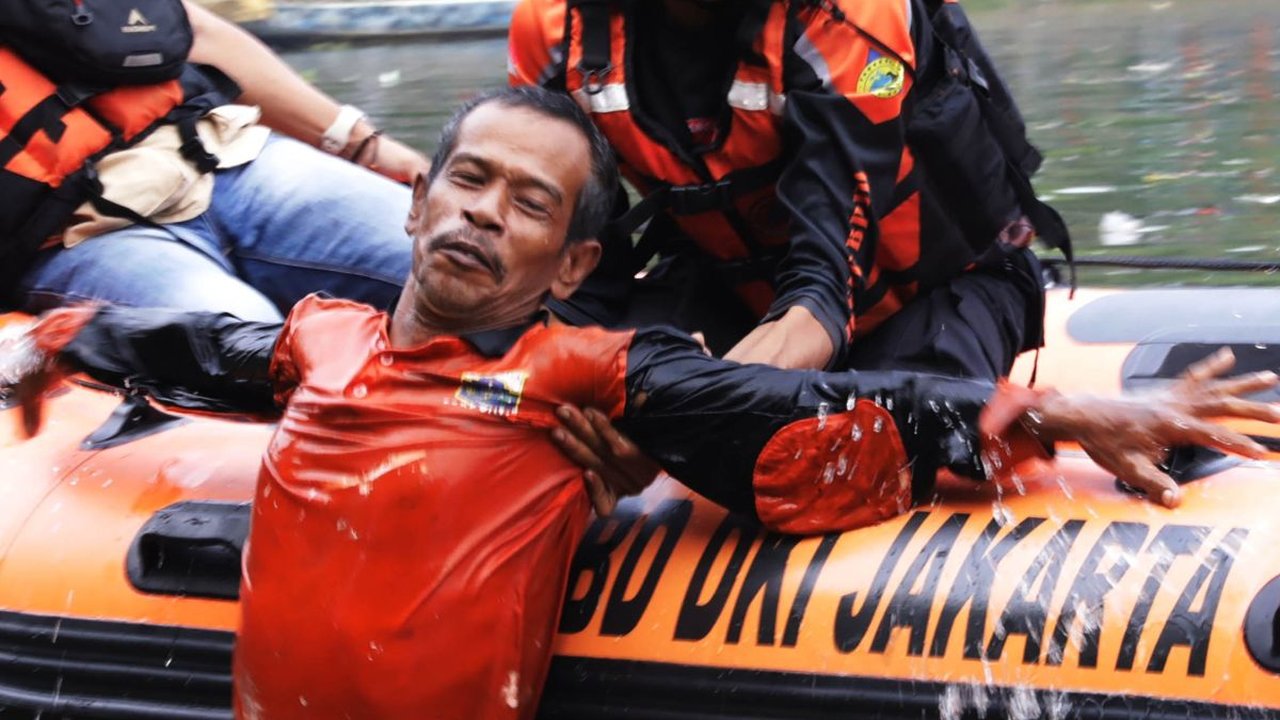 FOTO: BPBD DKI Siagakan Personel untuk Hadapi Banjir saat Pemilu 2024