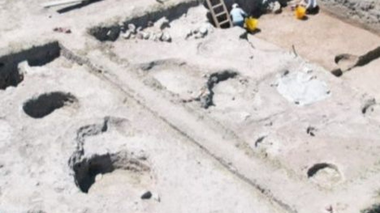 Belati Berusia 3.300 Tahun Ditemukan Setelah Penggalian di Bukit Seluas 45 Hektar