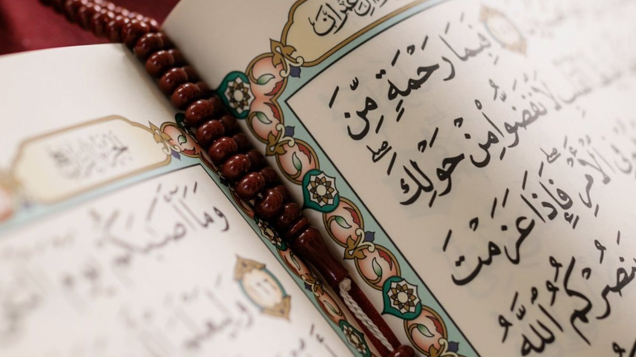 Ayat Seribu Dinar Latin dan Arti, Ketahui Manfaat dan Cara Mengamalkannya