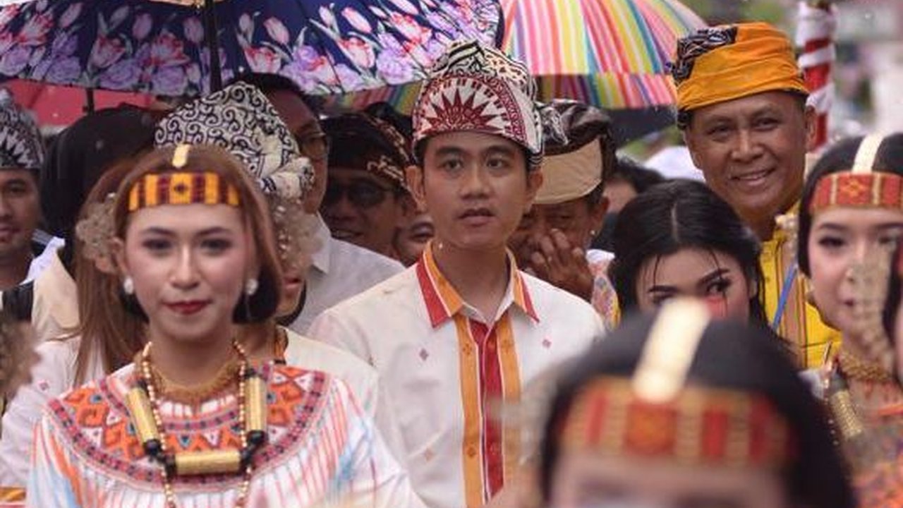 Gibran Terima Gelar Lasok Pindan di Tana Toraja, Ini Maknanya