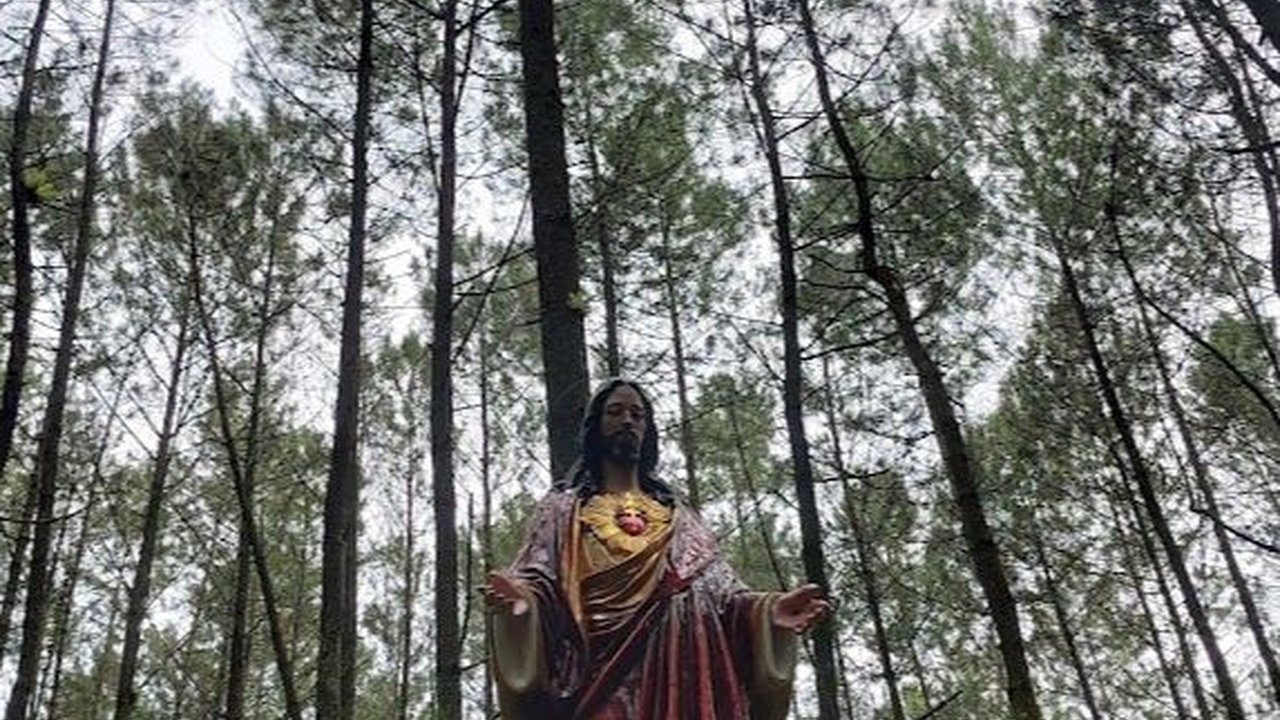 Hutan di Banyuwangi Ini Jadi Rumah Ibadah 6 Agama Berbeda, Bikin Hati Adem Ayem