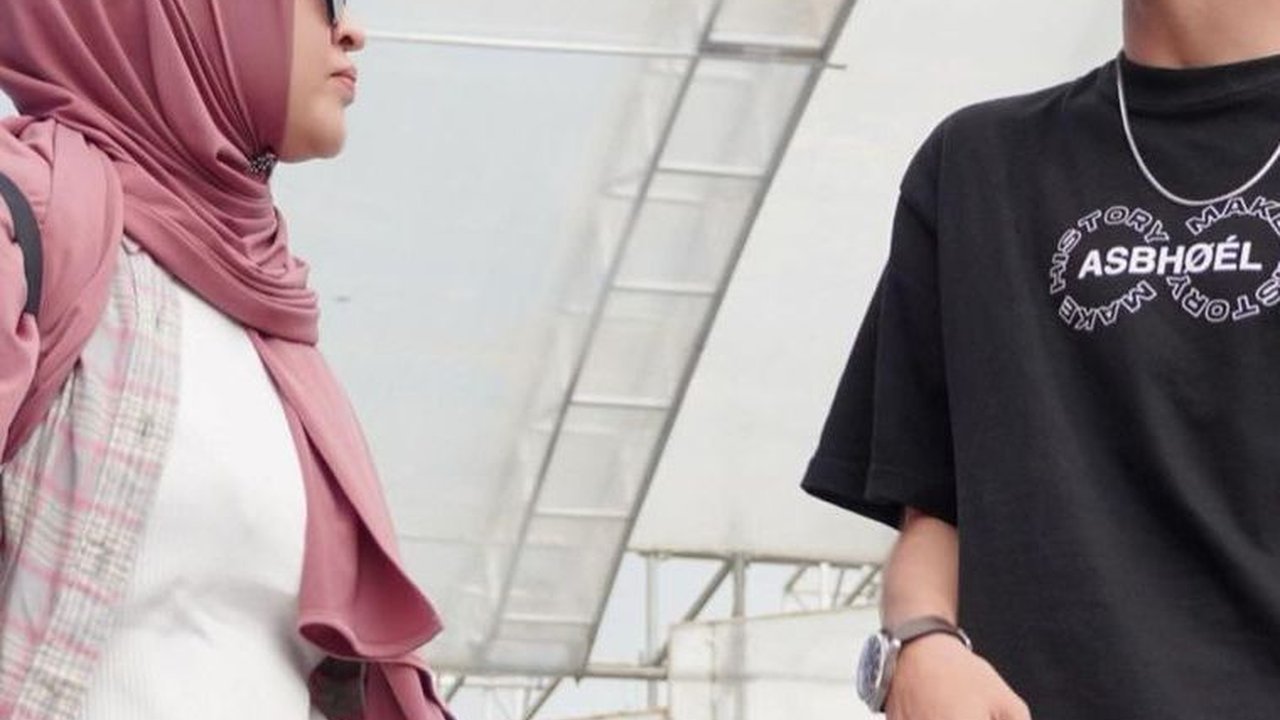 Okie Agustina Temani Keisha Manggung Usai Sidang Perceraian Pertama, Terlihat Seperti Kakak Beradik