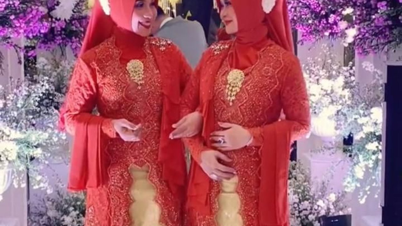 Berteman sejak di Bangku Sekolah, Dua Wanita Ini Berakhir Jadi Besan
