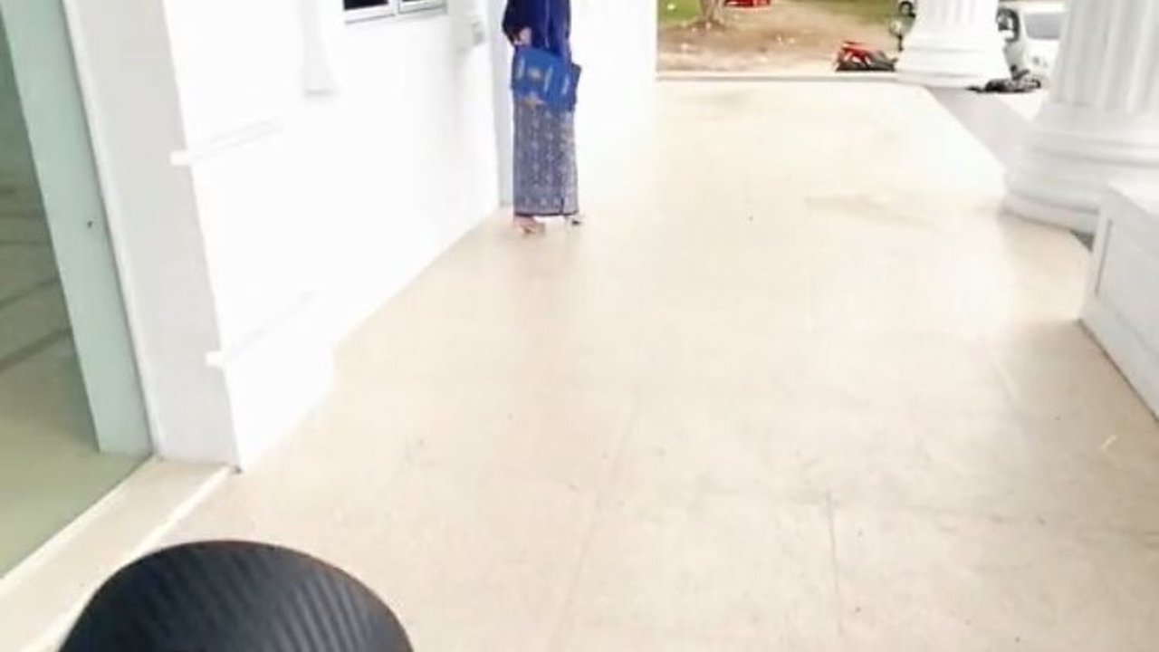 Viral Mantan Kekasih Jadi Fotografer saat Wisuda, Ngefoto Sambil Ngeroasting