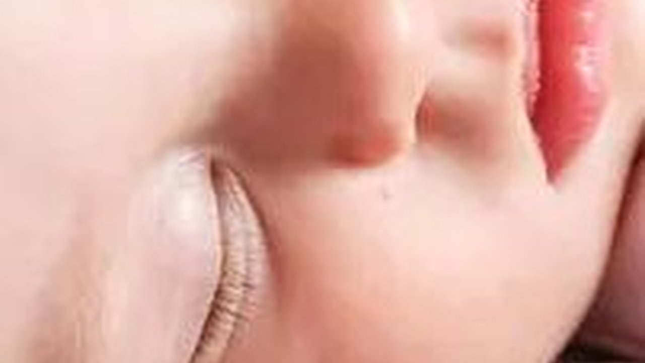 Ini Alasan Mengapa Bayi Tidak Perlu Menggunakan Bantal saat Tidur