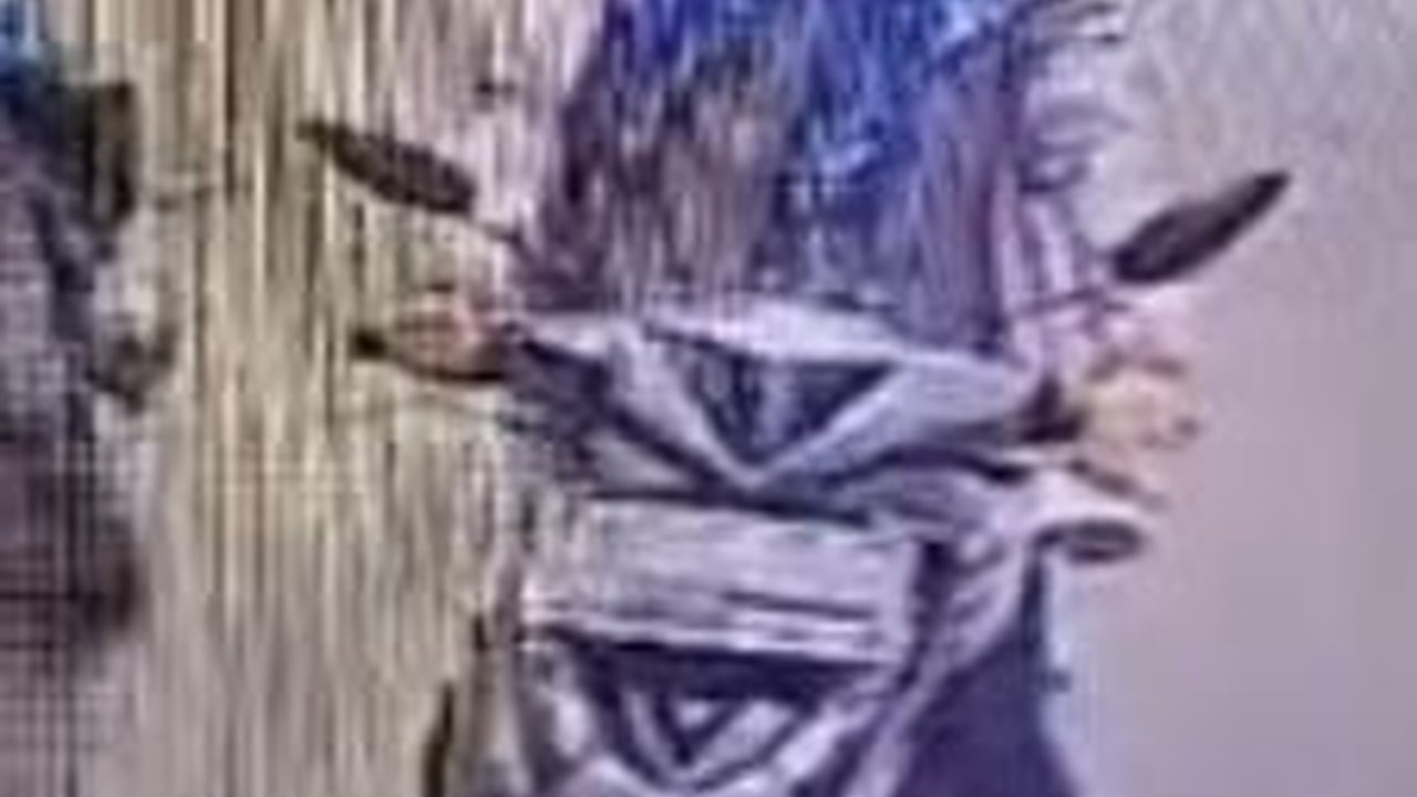 Viral! Emak-Emak Misterius Nekat Mencuri di Siang Bolong, Tapi yang Diambil Cuma Telur