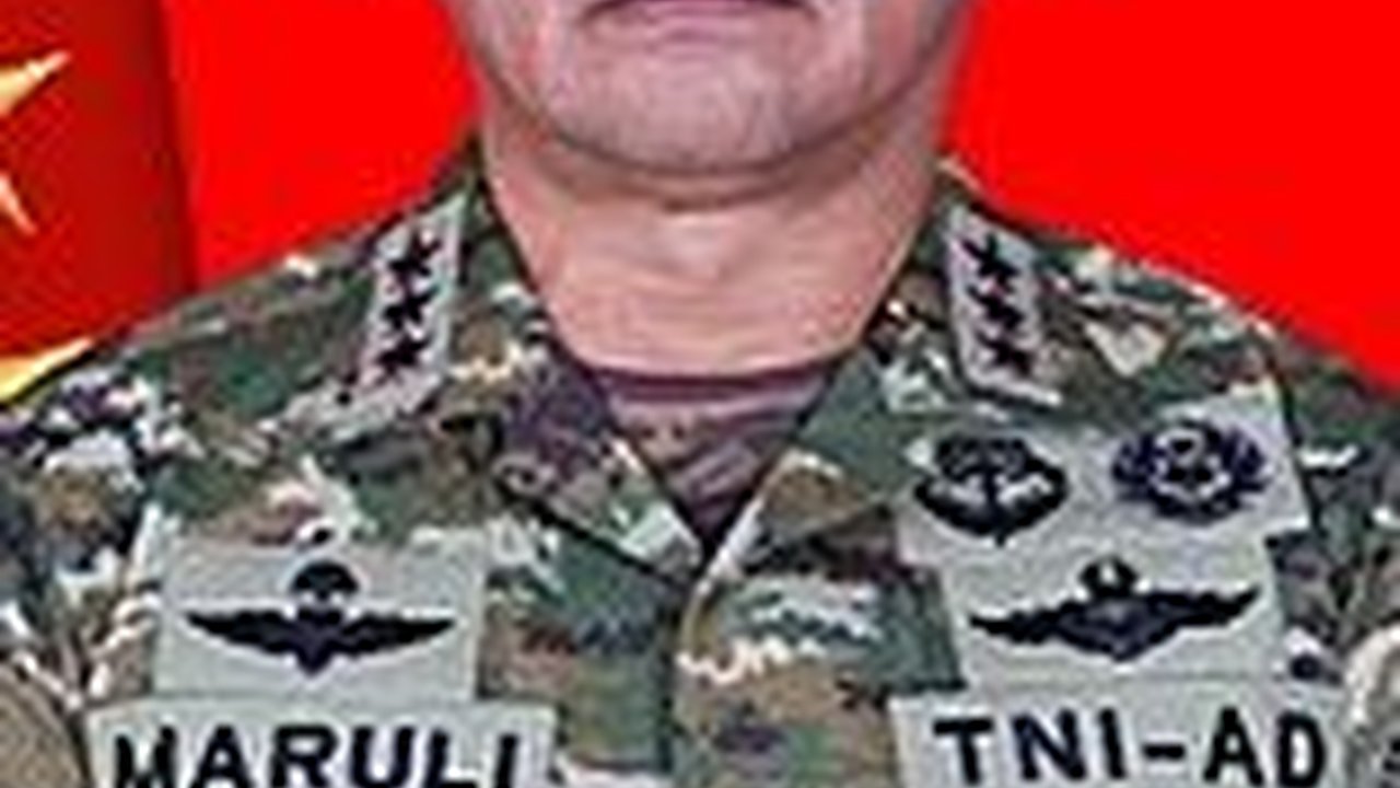 Jokowi Dikabarkan Lantik Kasad Baru Besok, Nama Jenderal Maruli Menguat