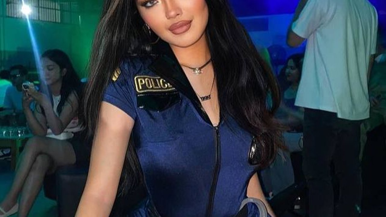 Potret Queennara Anak Liza Natalia yang Selalu Stunning dan Pancarkan Pesona Hot Sejak ABG