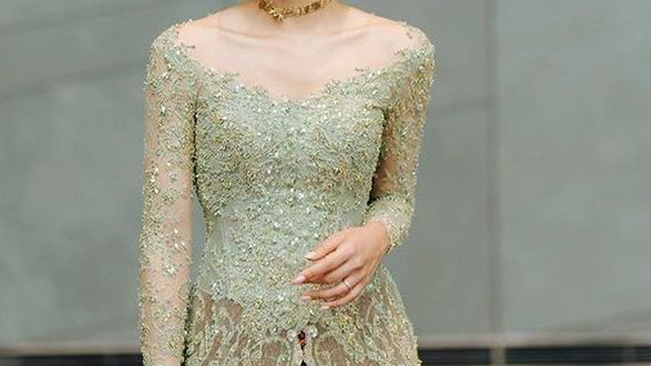 Tampil Berkebaya, ini 7 Potret Maudy Ayunda saat Kembali jadi Bridesmaid Dipuji Cantik Banget