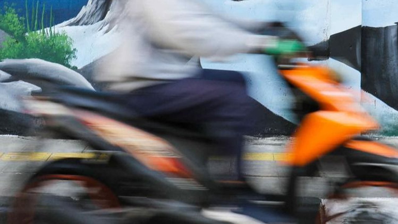 FOTO: Kreativitas Seniman Percantik Kawasan Cideng dengan Mural Biota Laut