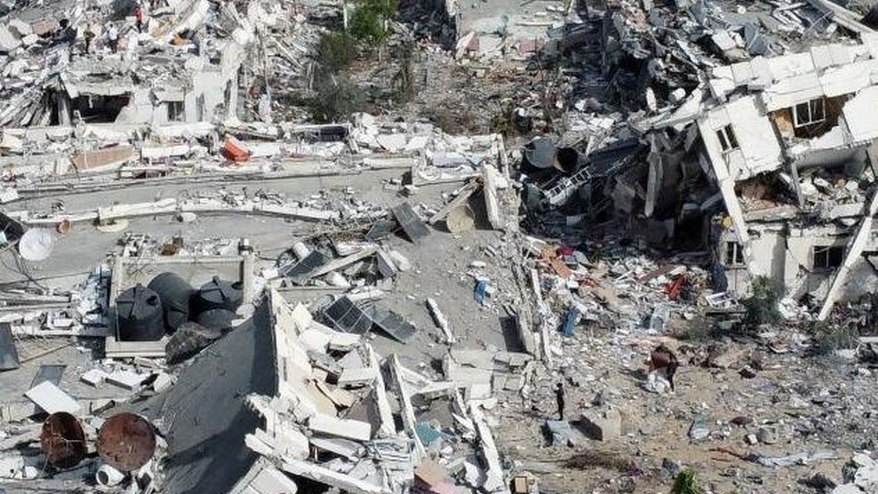 Tanpa Alat Berat, 160 Jenazah Warga Palestina Berhasil Diangkat dari Reruntuhan di Gaza