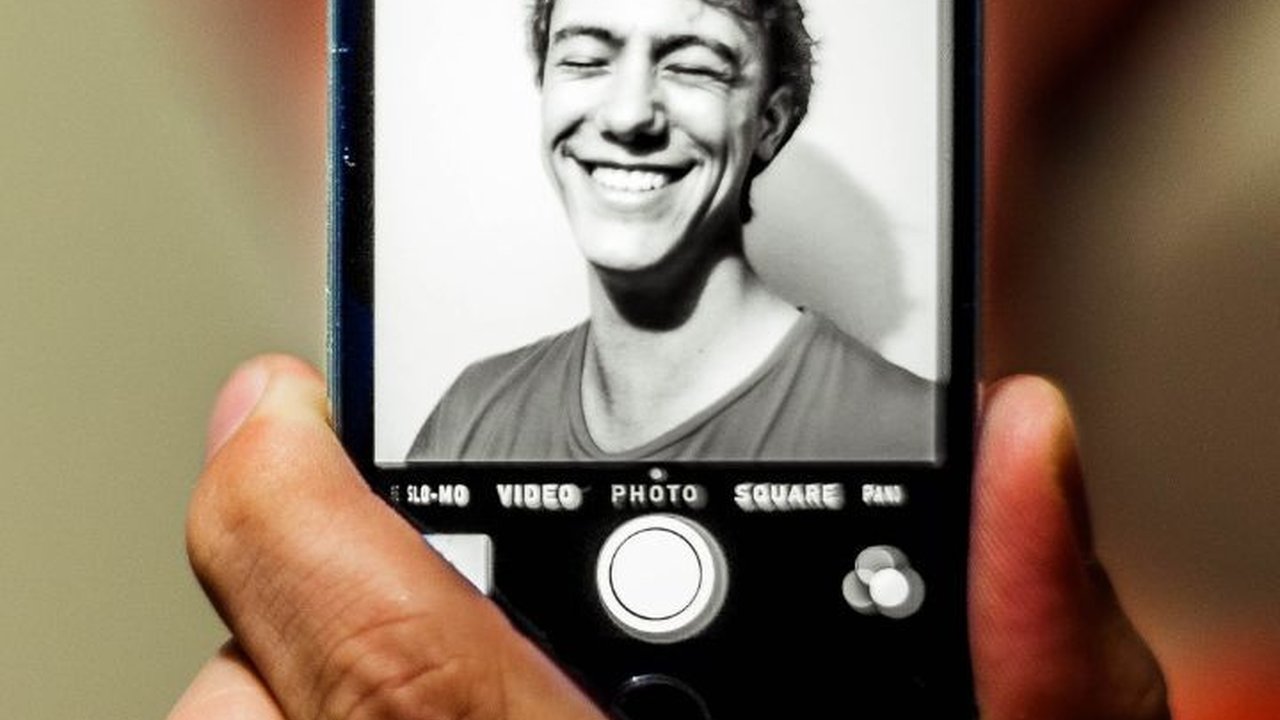 Terungkap, Ada Pesan Tersembunyi di Balik Setiap Gaya Foto Selfie