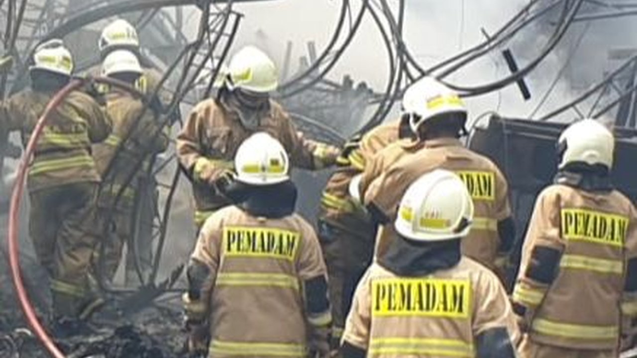 Toko Bangunan di Cilandak Hangus Terbakar akibat Gas Restoran Bocor