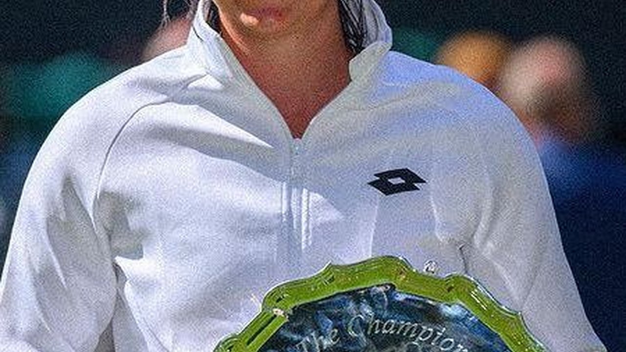 Sosok Ons Jabeur, Petenis Tunisia yang Donasikan Hadiah Turnamen Tenis untuk Palestina