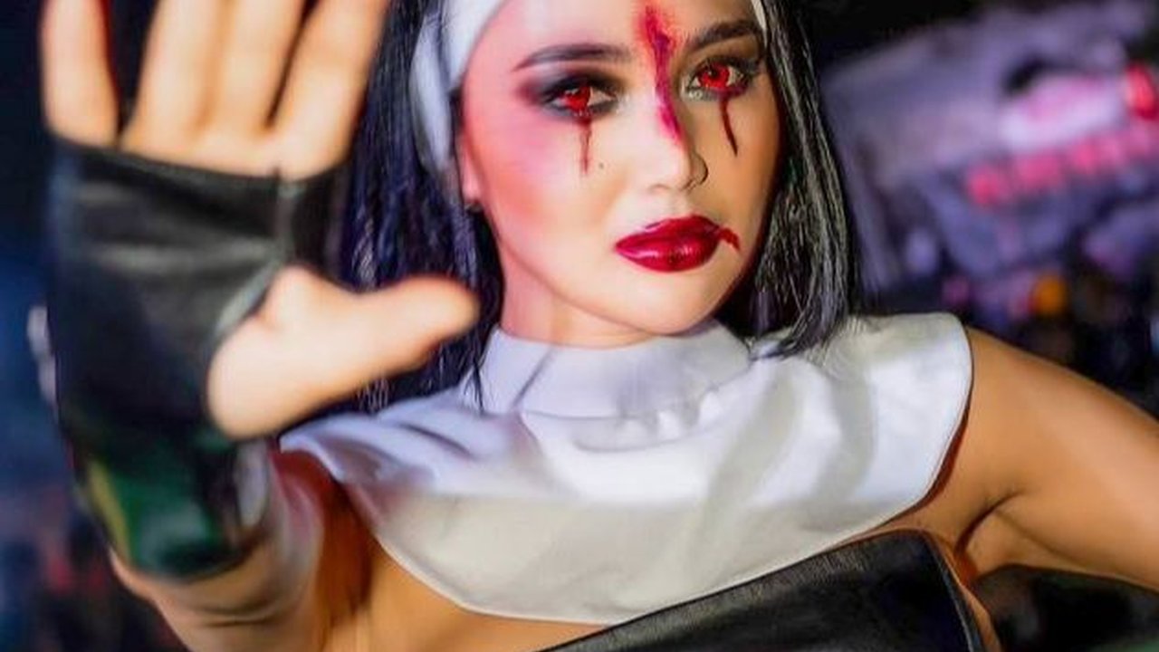 Potret Wika Salim dalam Kostum Valak 'The Nun' saat Merayakan Halloween