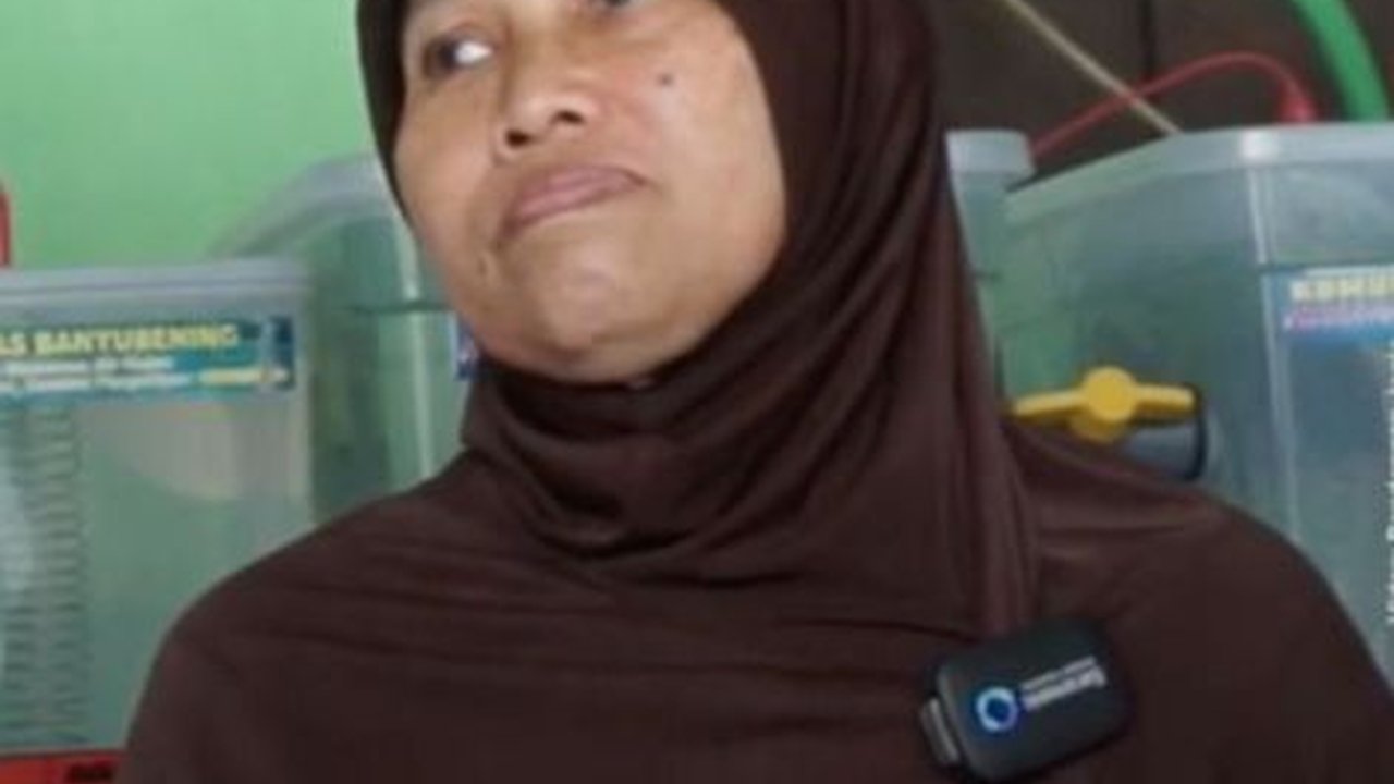 Tak Pernah Kekeringan, Wanita Ini Punya Stok Air Hujan Berlimpah di Rumahnya untuk Bertahan Hidup saat Kemarau Panjang
