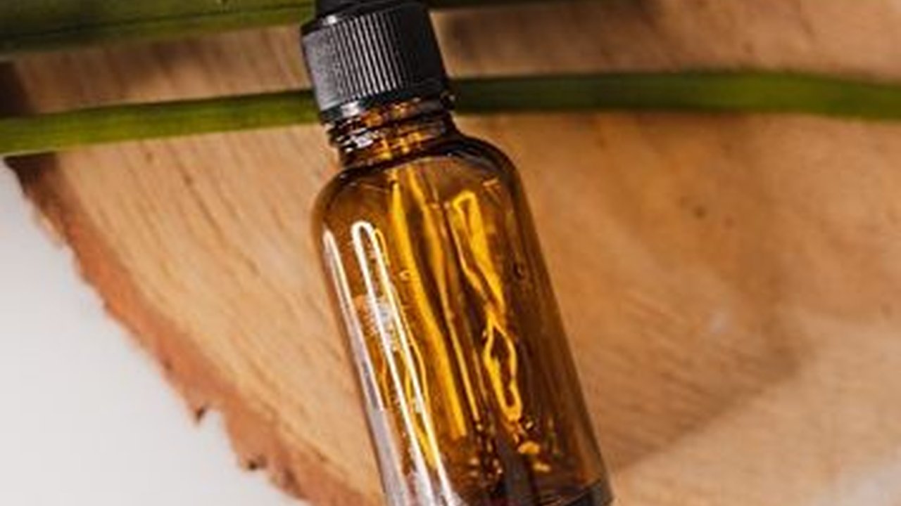 Manfaat Minyak Cendana Bagi Kesehatan, Ketahui Kandungannya