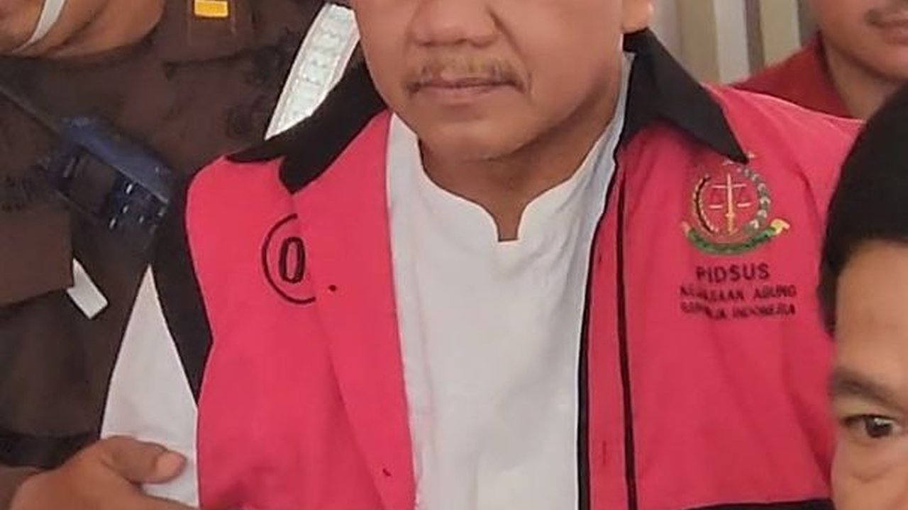 VIDEO: Achsanul Qosasi Tersangka Kasus BTS, Kejagung Sebut Diduga Terima Rp40 Miliar