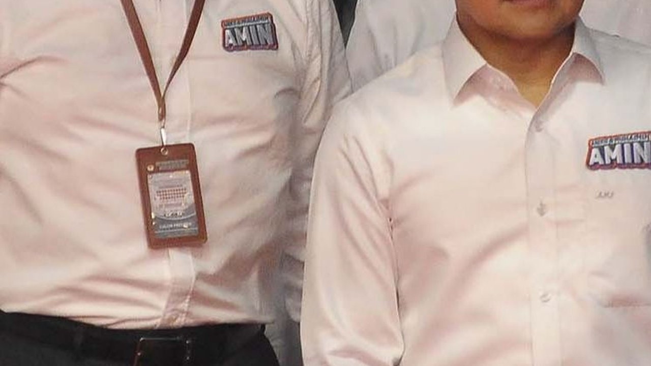 Aksi Kocak Cak Imin Tunjukkan Poster 'Mie Instan Saja Butuh Proses', Anies: Gak Bahaya Ta?