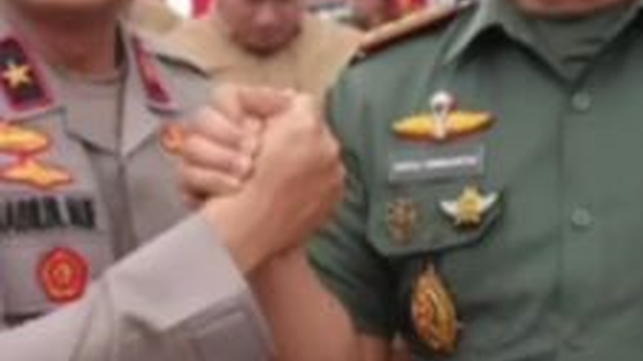 Wakapolda Banten Salam Komando dengan Kasad Maruli 'Kepercayaan Datang dari Hasil Dedikasi, Komitmen dan Integritas'
