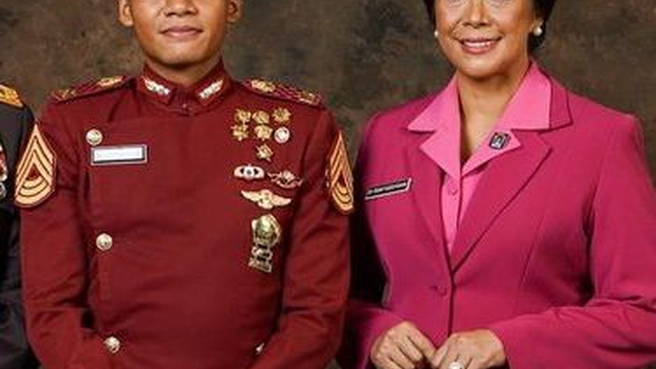 Ayah & Ibunya Sama-sama Pangkat Jenderal di Polri, 2 Anaknya Perwira Polisi, 1 Lulusan Terbaik Akpol