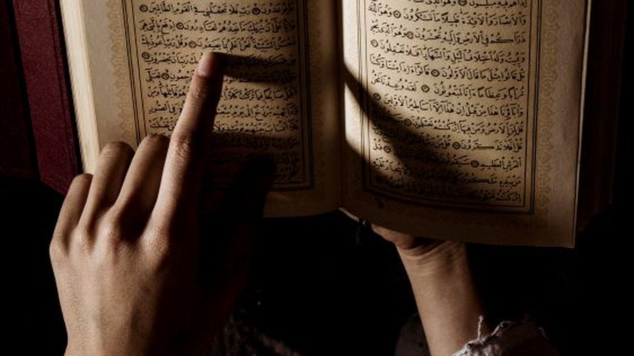 Bacaan Ayat Seribu Dinar Arab dan Artinya, Ketahui Keutamaannya