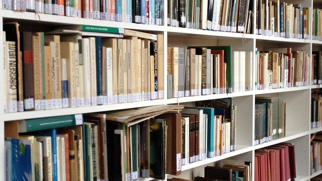 ISBN adalah Kode Identifikasi Buku, Ketahui Fungsi dan Cara Membacanya