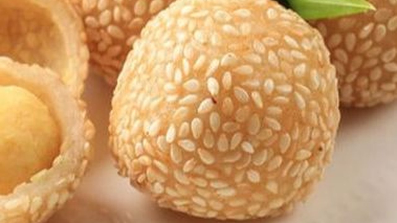 Resep Onde-Onde Telur Asin, Camilan Manis Gurih Menggugah Selera