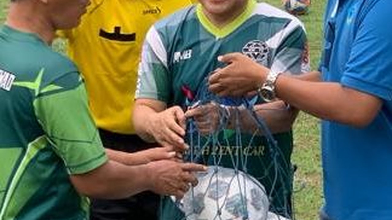 Cak Imin Janji Perbanyak Lapangan sampai ke RT-RW agar Warga Punya Ruang Bermain