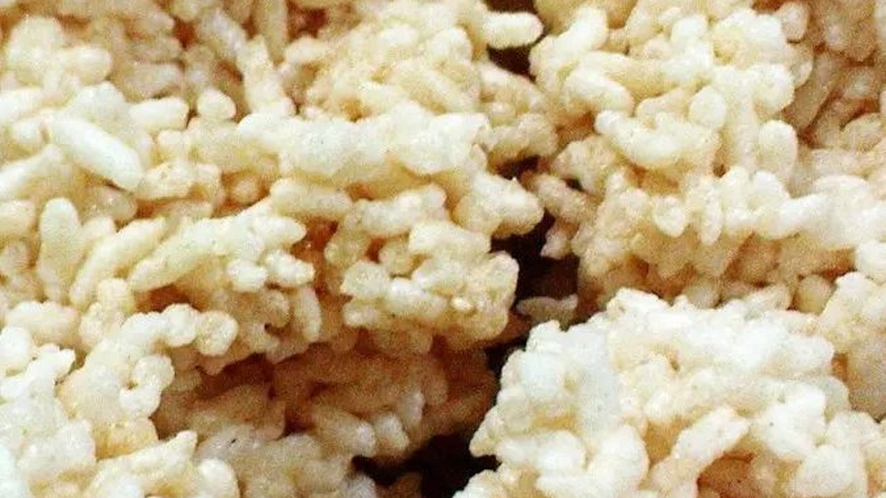 Cara Membuat Kerupuk Nasi ala Rumahan, Dijamin Renyah dan Mudah Dipraktikkan