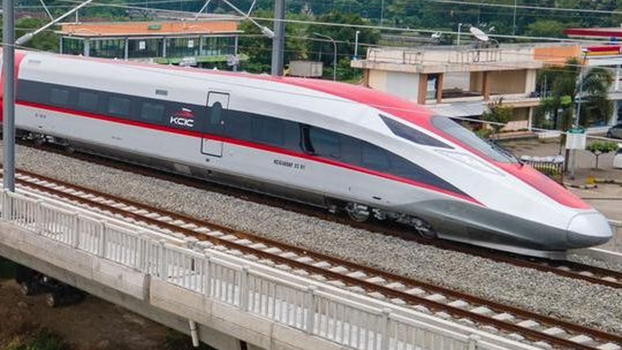 Viral Stasiun Kereta Cepat Halim Bocor saat Hujan Deras, Begini Penjelasan PT KCIC