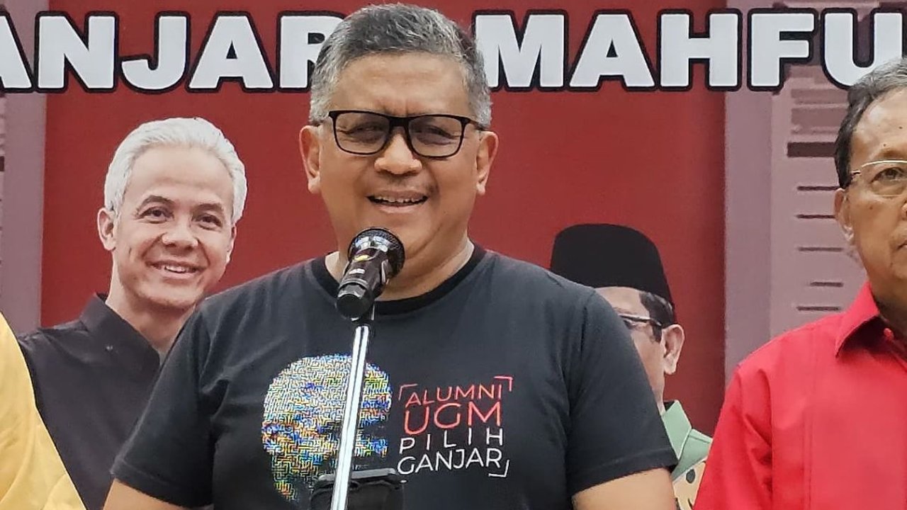 VIDEO:  Pantun Sekjen PDIP Sindir Bujuk Rayu Prabowo Pindahkan Dukungan Satu Keluarga