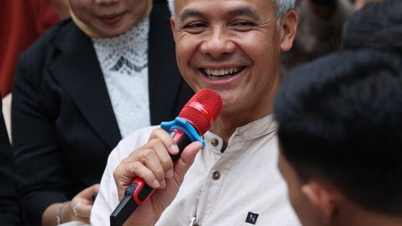 Ganjar Bertemu Gen Z Palembang, Dapat Pantun Berisi Doa jadi Pemimpin Indonesia