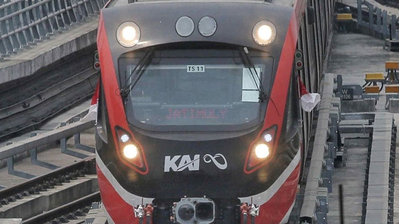 Viral Atap Stasiun LRT Jabodebek Cawang Bocor, Ini Penjelasan KAI