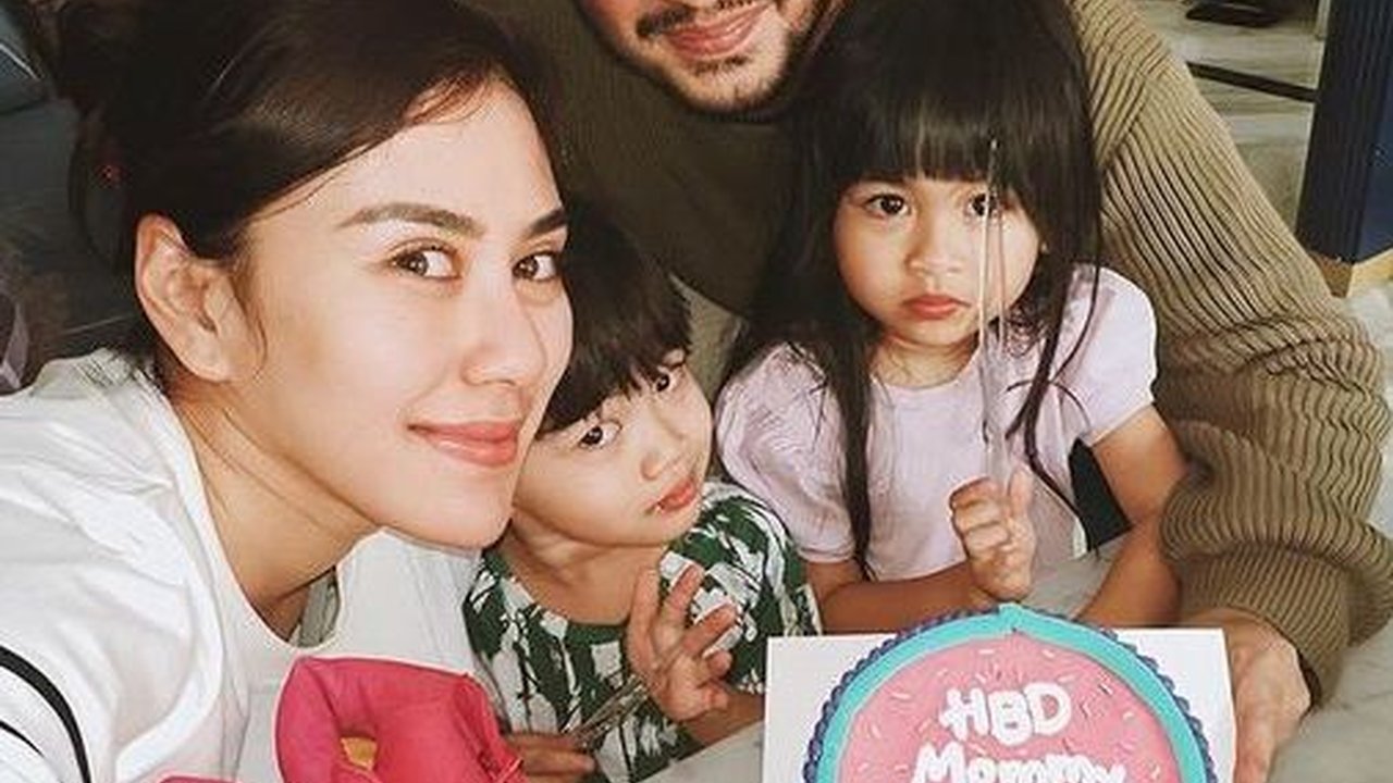 Intip Perayaan Ulang Tahun Syahnaz Sadiqah yang ke-30 Tahun Dihiasi Dengan Kejutan Manis dari Suami dan Anaknya
