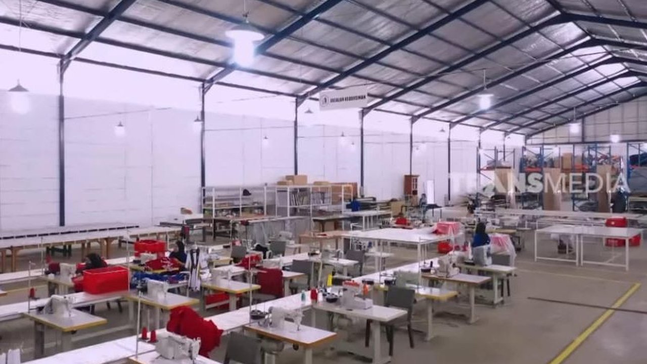 Dede dan Boiyen Melongo Melihat Pabrik Furniture dan Clothing Baju Crazy Rich Malang, Momo Eks Geisha Luasnya 8 Hektare