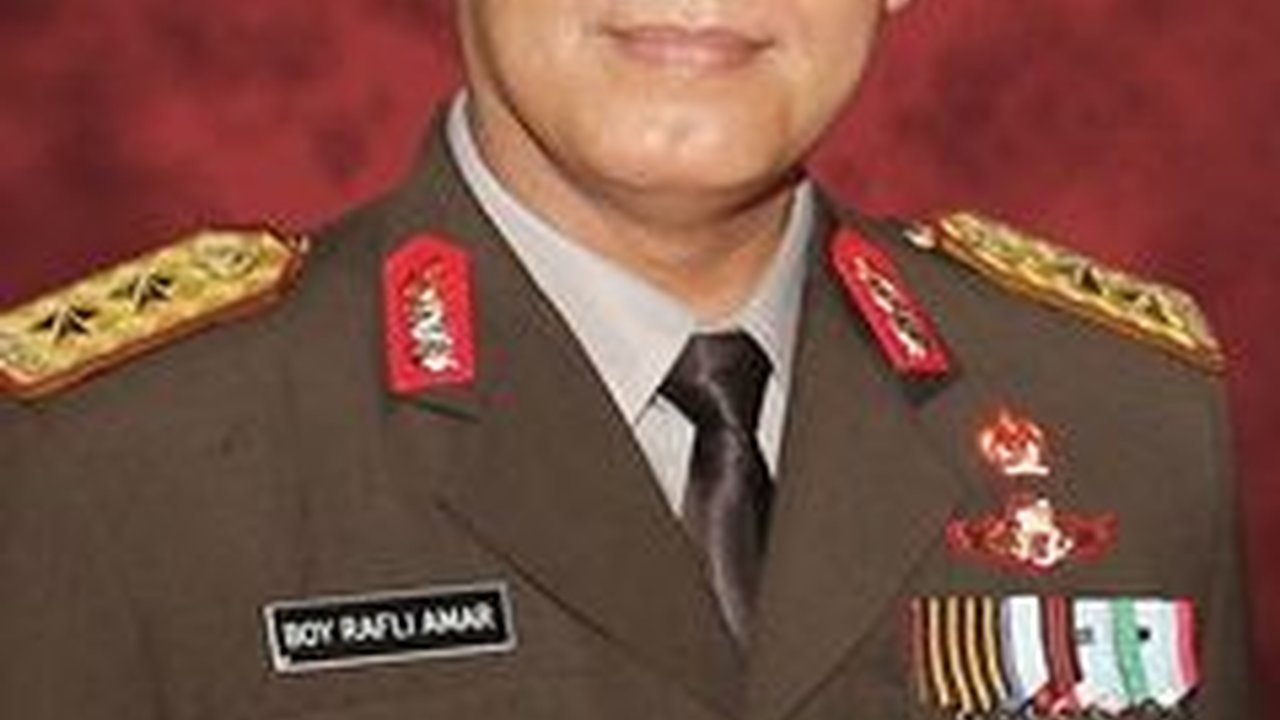 Gagah, Potret Komjen. Pol. (Purn.) Boy Rafli Amar Pakai Sabuk Hitam Karate Beri Pesan Kepada Atlet Hana