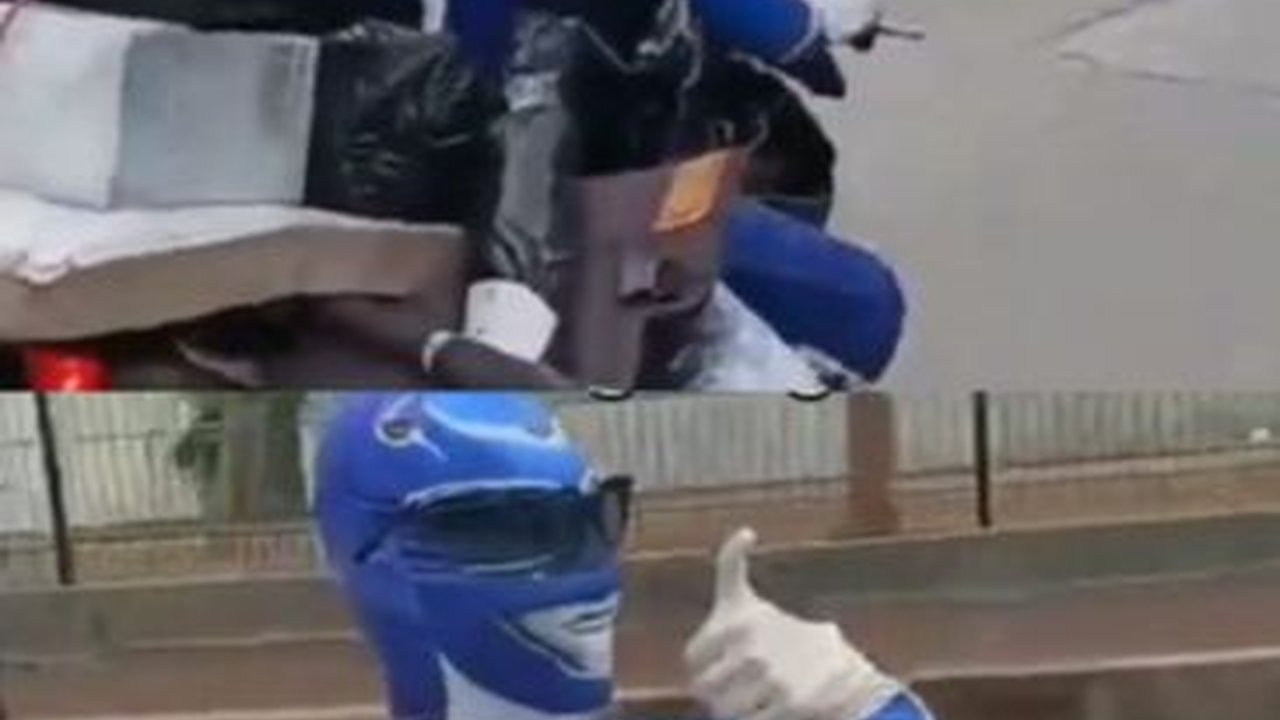 Viral Aksi Pengantar Paket Pakai Kostum Power Rangers, Unik Curi Perhatian