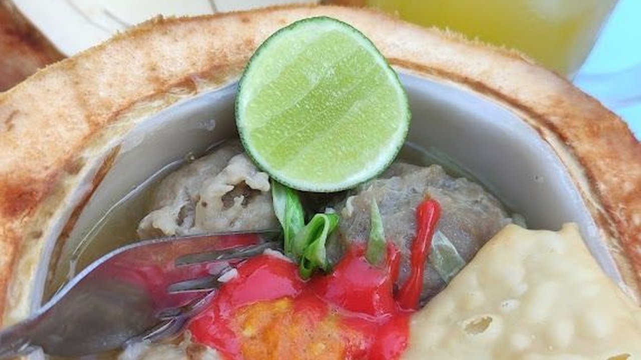 Menyantap Bakso Degan di Tepi Sawah Bojonegoro, Punya Cita Rasa Unik Gurih Segar Menggoyang Lidah