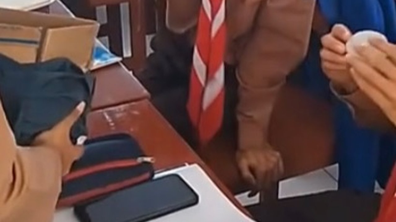 Tak Ingin Menyakiti Hati Teman yang Bau Badan, Kelas Ini Rela Iuran Tawas hingga Rp 300 Ribu dan Dibagikan Keseluruh Anggota