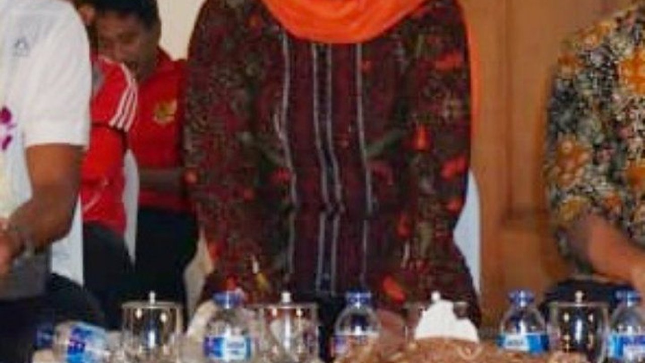 Golkar Tangkap Sinyal Positif Khofifah Jadi Kader: Cantik Sekali Pakai Jilbab Kuning