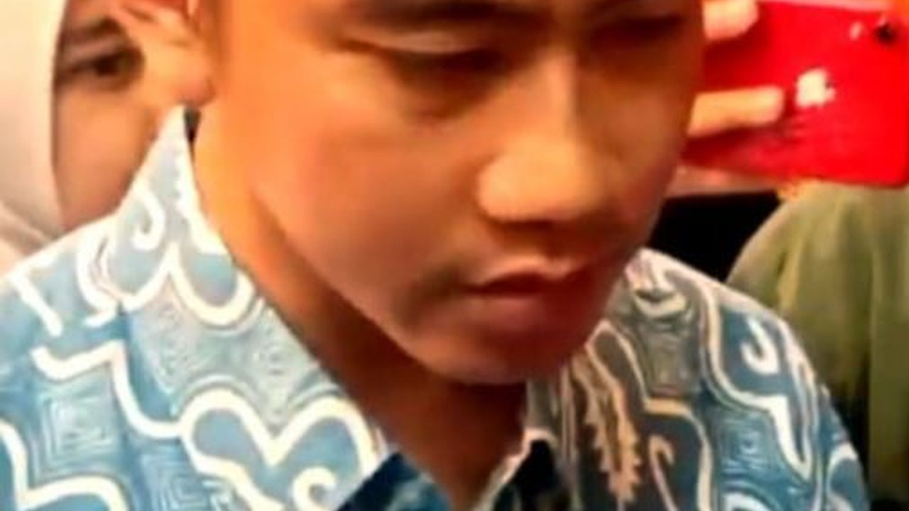 MKMK Copot Pamannya dari Posisi Ketua Mahkamah Konstitusi, Ini Respons Gibran