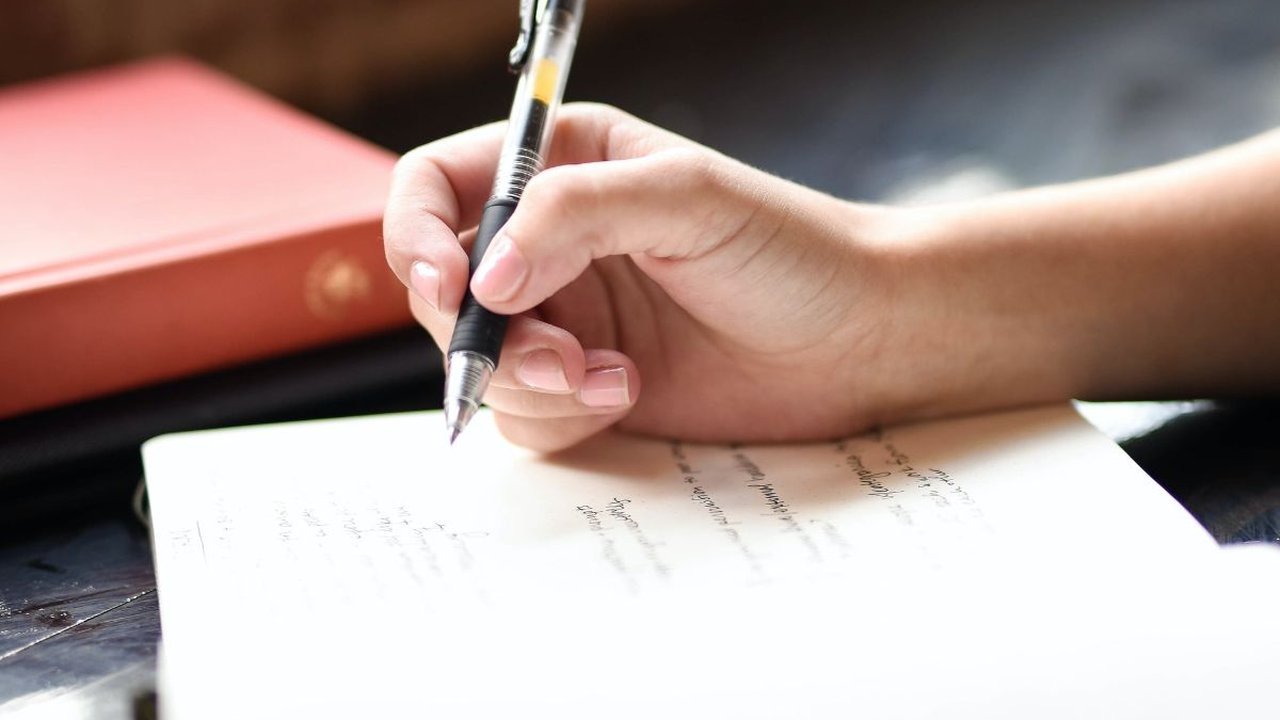 Pengertian Kata Berimbuhan, Jenis, Fungsi, Beserta Contohnya dalam Bahasa Indonesia