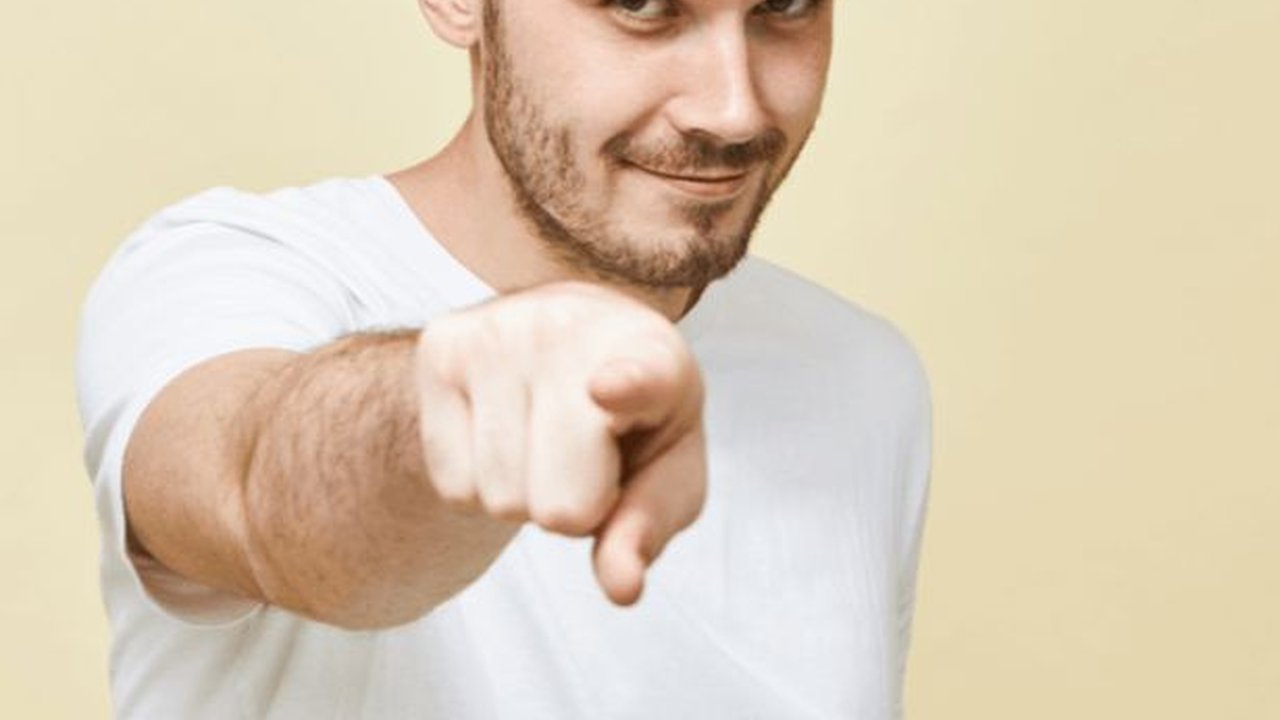 Sebutkan Kata Ganti Orang Pertama Jamak dan Tunggal, Kedua, serta Ketiga