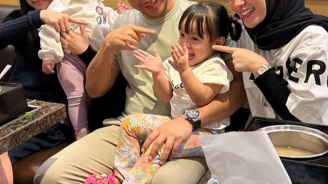 Momen Harmonis Zaskia Gotik Bersama Keluarganya di Tengah Kabar Suami Bangkrut, Mereka Terlihat Semakin Bahagia